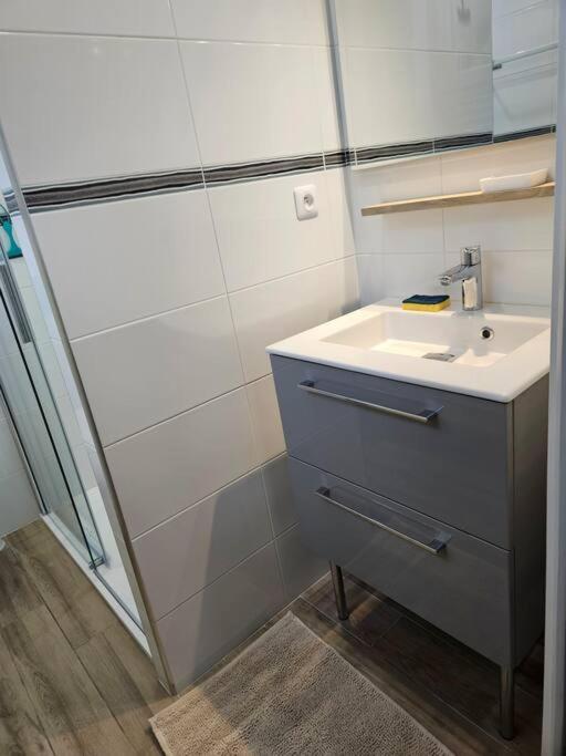 Chez Louise, Appartement T3 A Deux Pas Du Centre Bagnères-de-Luchon Buitenkant foto